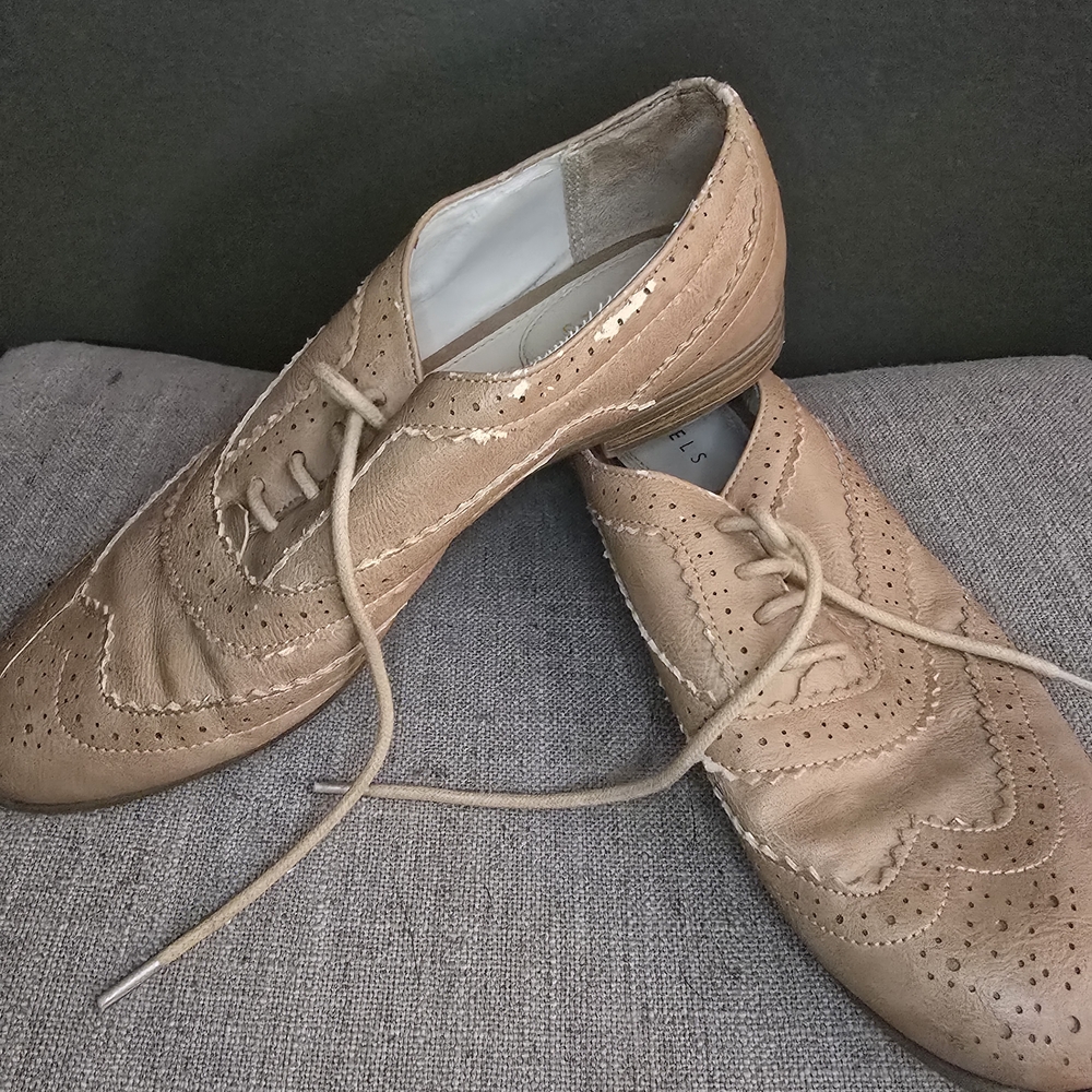 Women's Tan Leather Brogues
